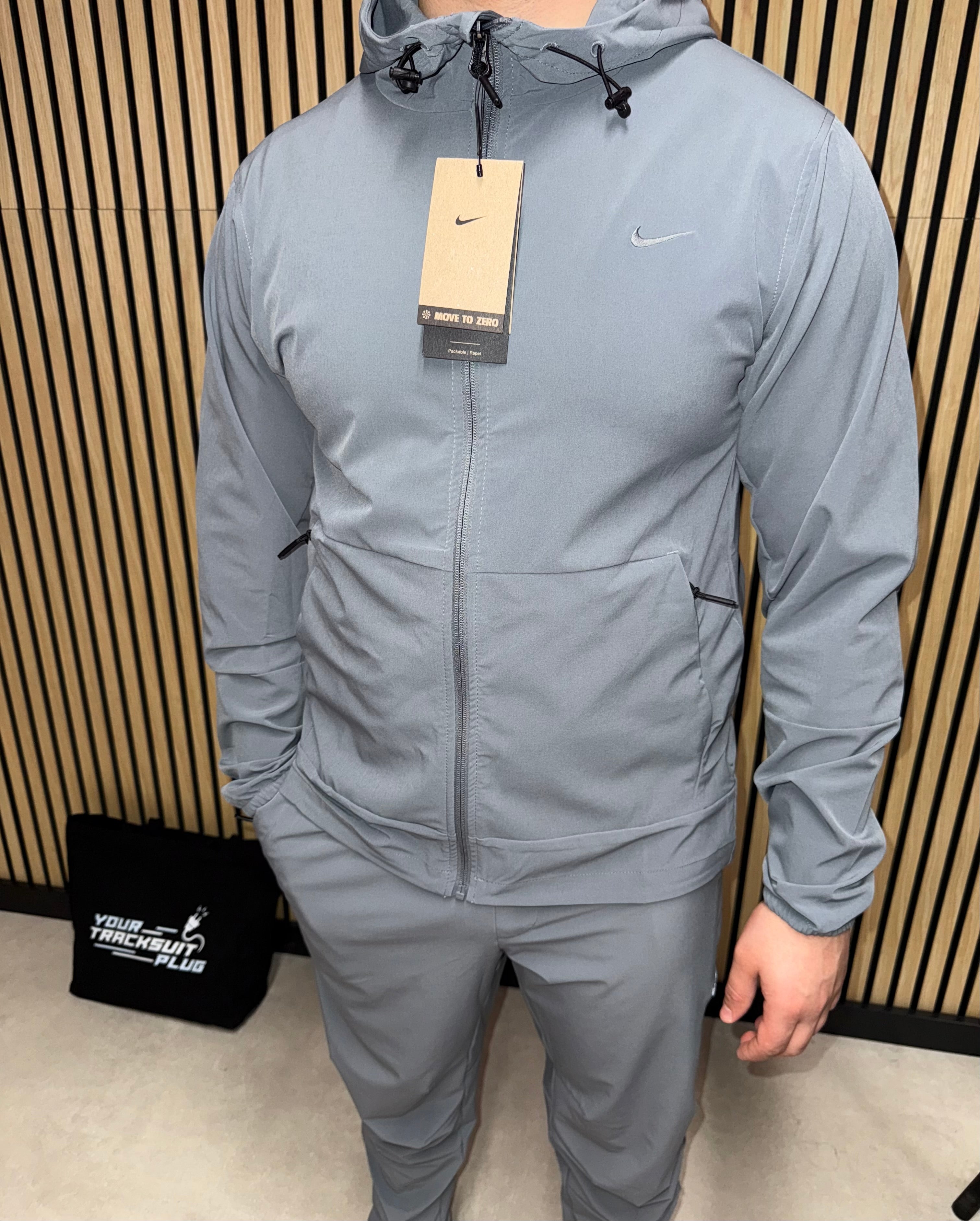 NIKE TRACKSUIT GREY
