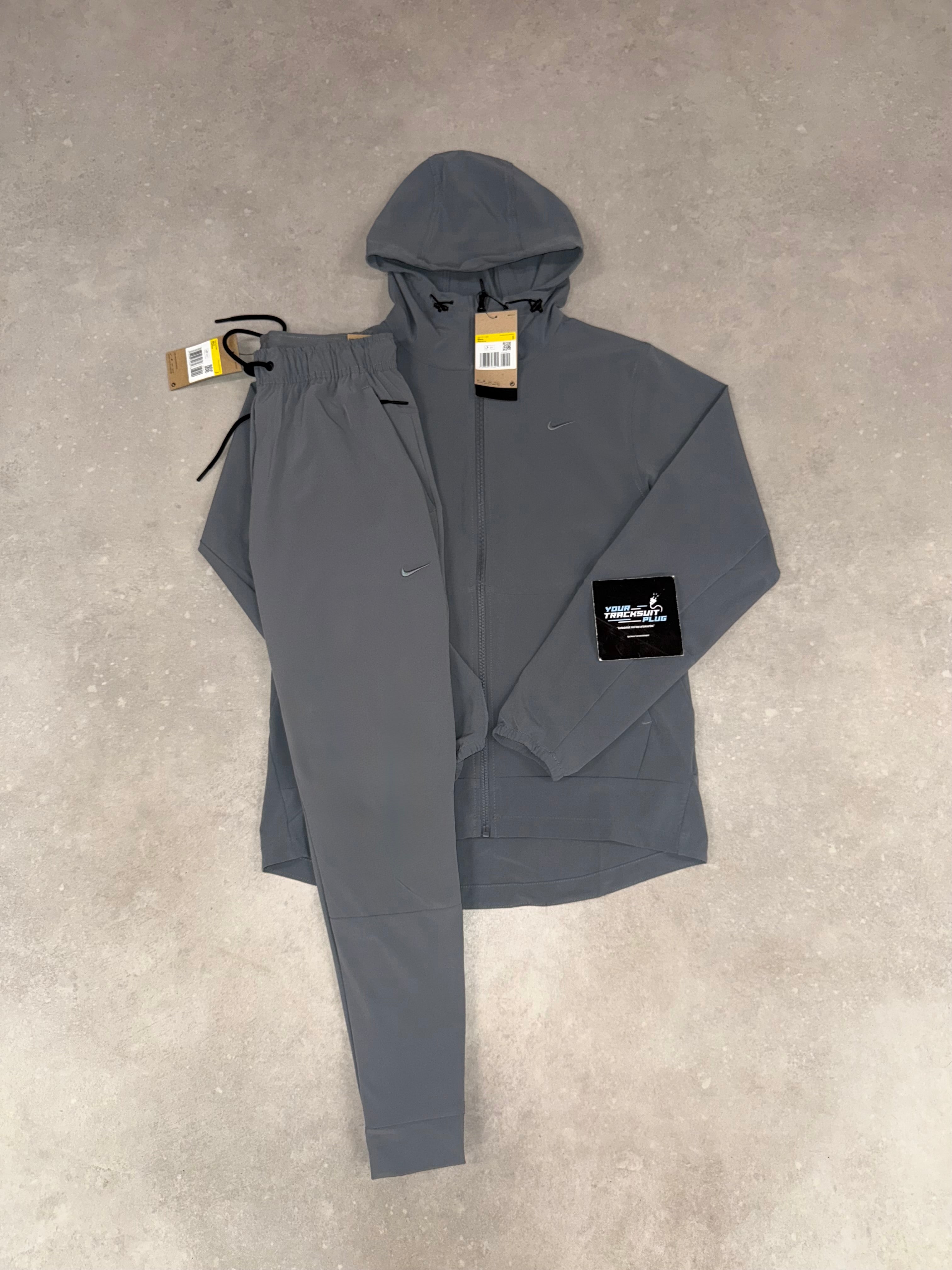 NIKE TRACKSUIT GREY