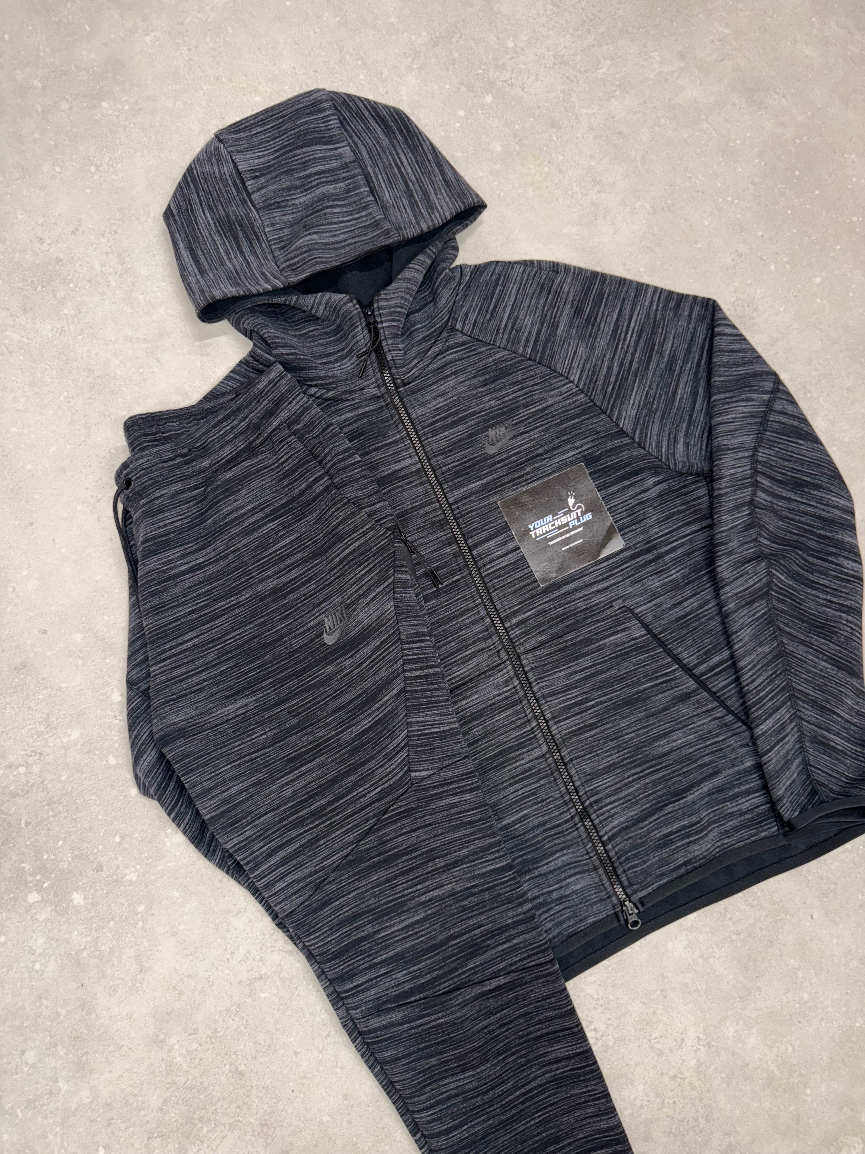 NIKE TECH FLEECE OLD SEASON // EXCLUSIVE EDITION BLACK