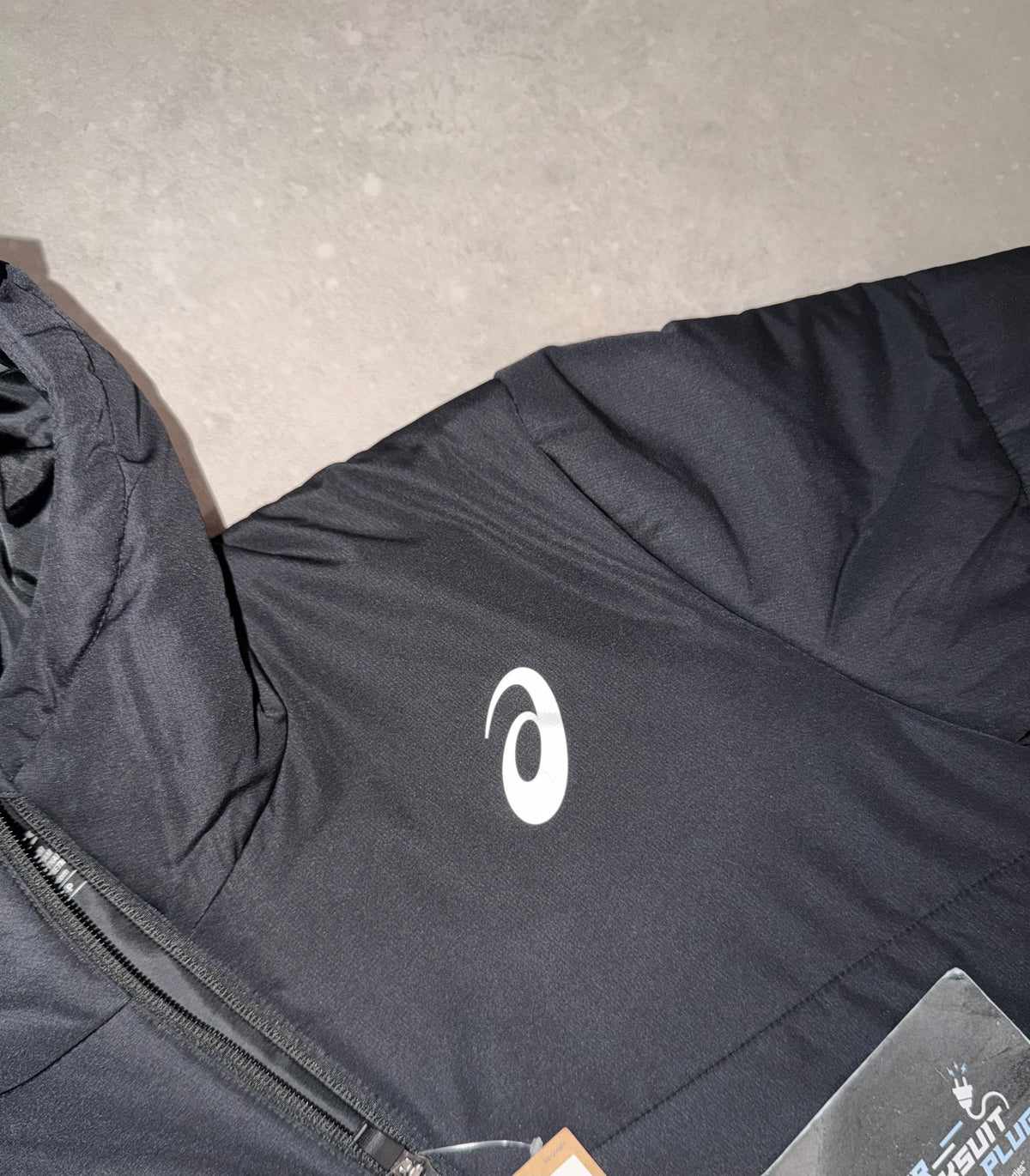ASICS WINTERJACKET BLACK // LIMITED EDITION