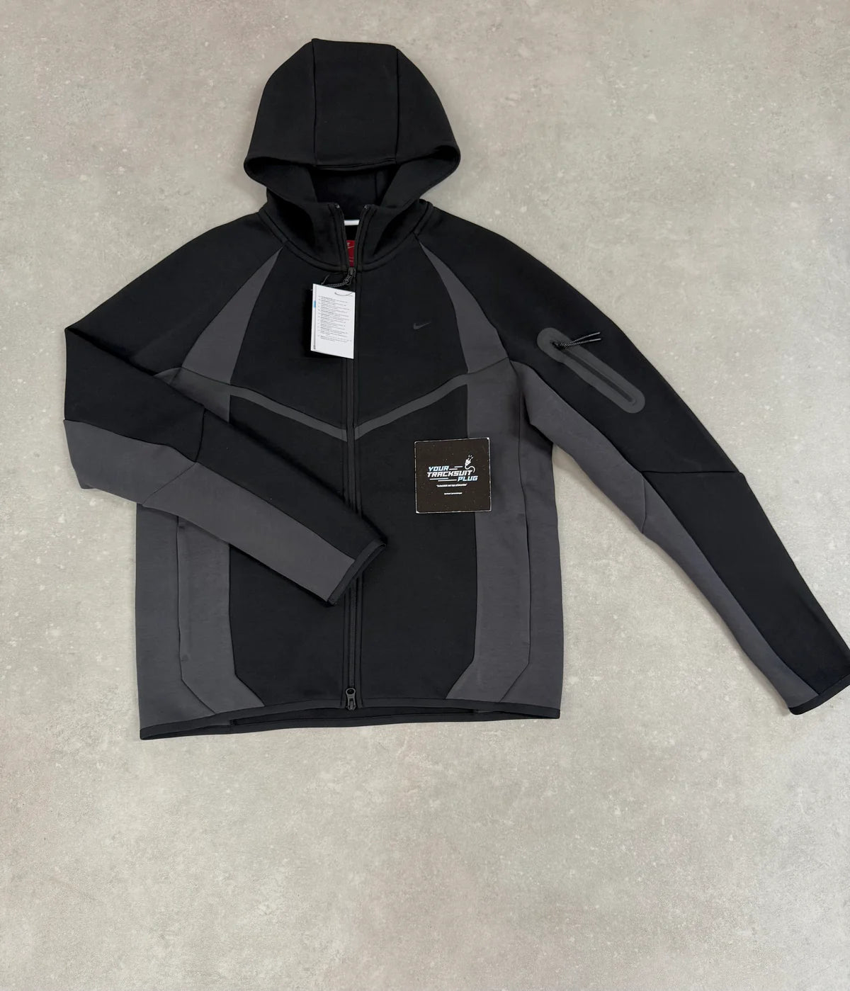 NIKE TECH FLEECE BLACK & GREY // THE LATEST