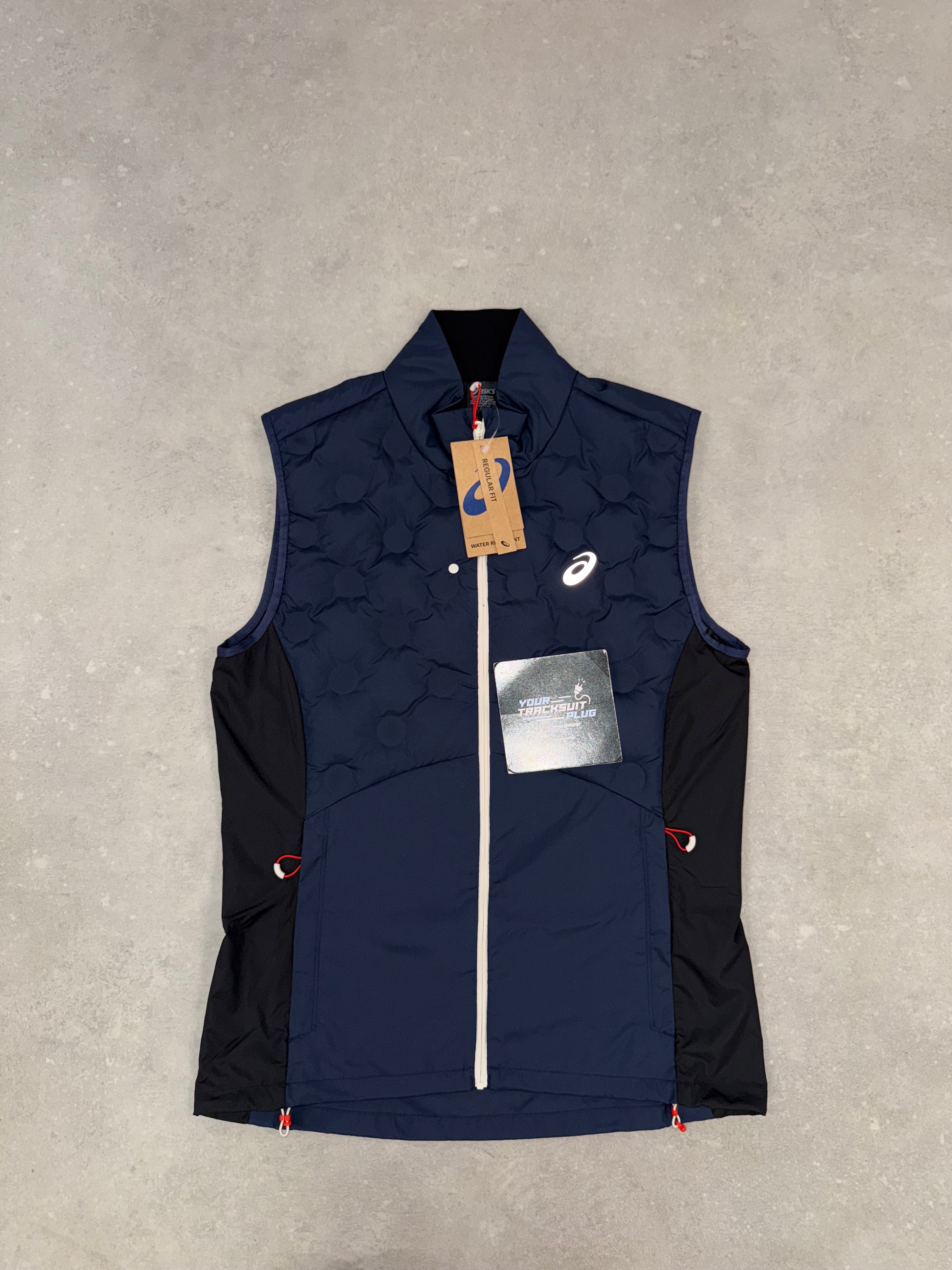 ASICS BODYWARMER // THE LATEST