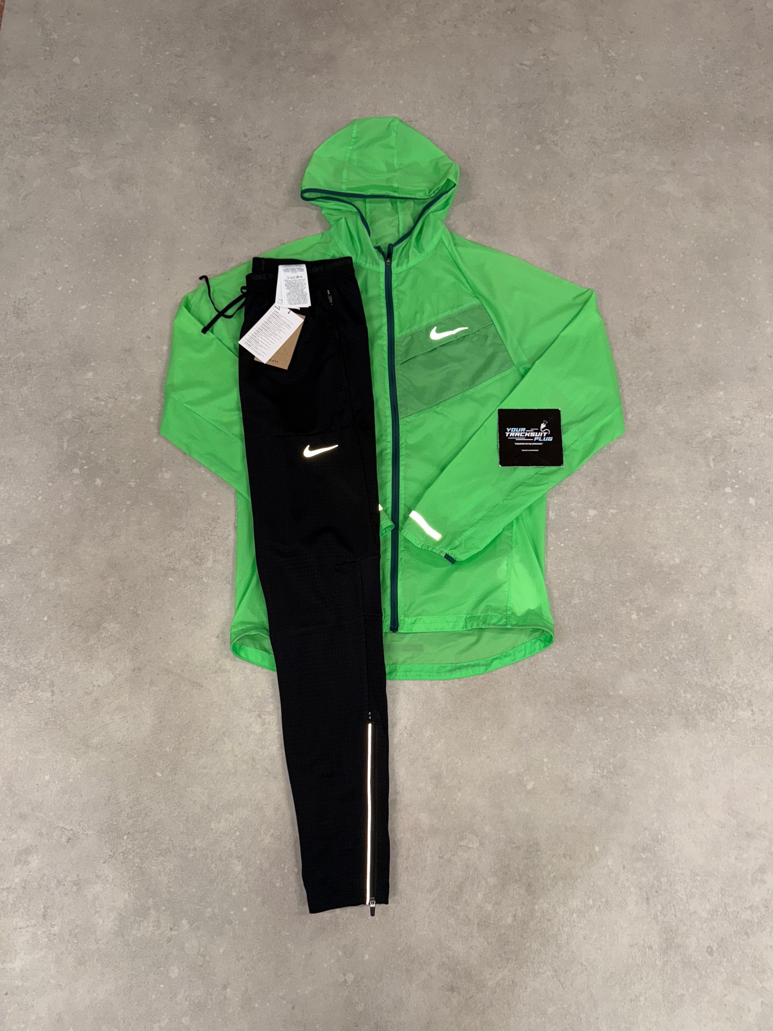 NIKE LIGHT WEIGTH TRACKSUIT // VERY EXCLUSIVE