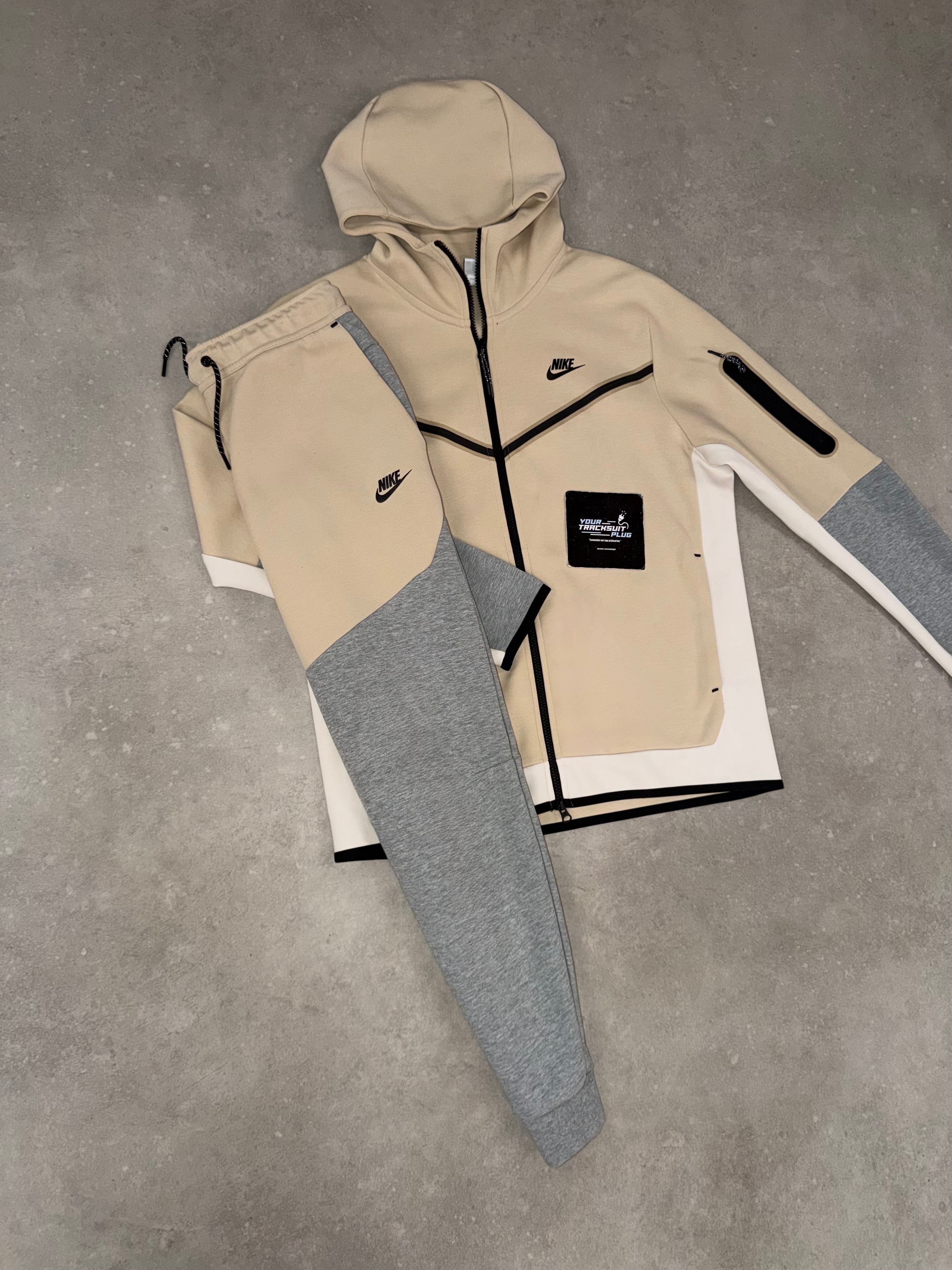 NIKE TECH FLEECE TRACKSUIT // EXCLUSIVE EDITION