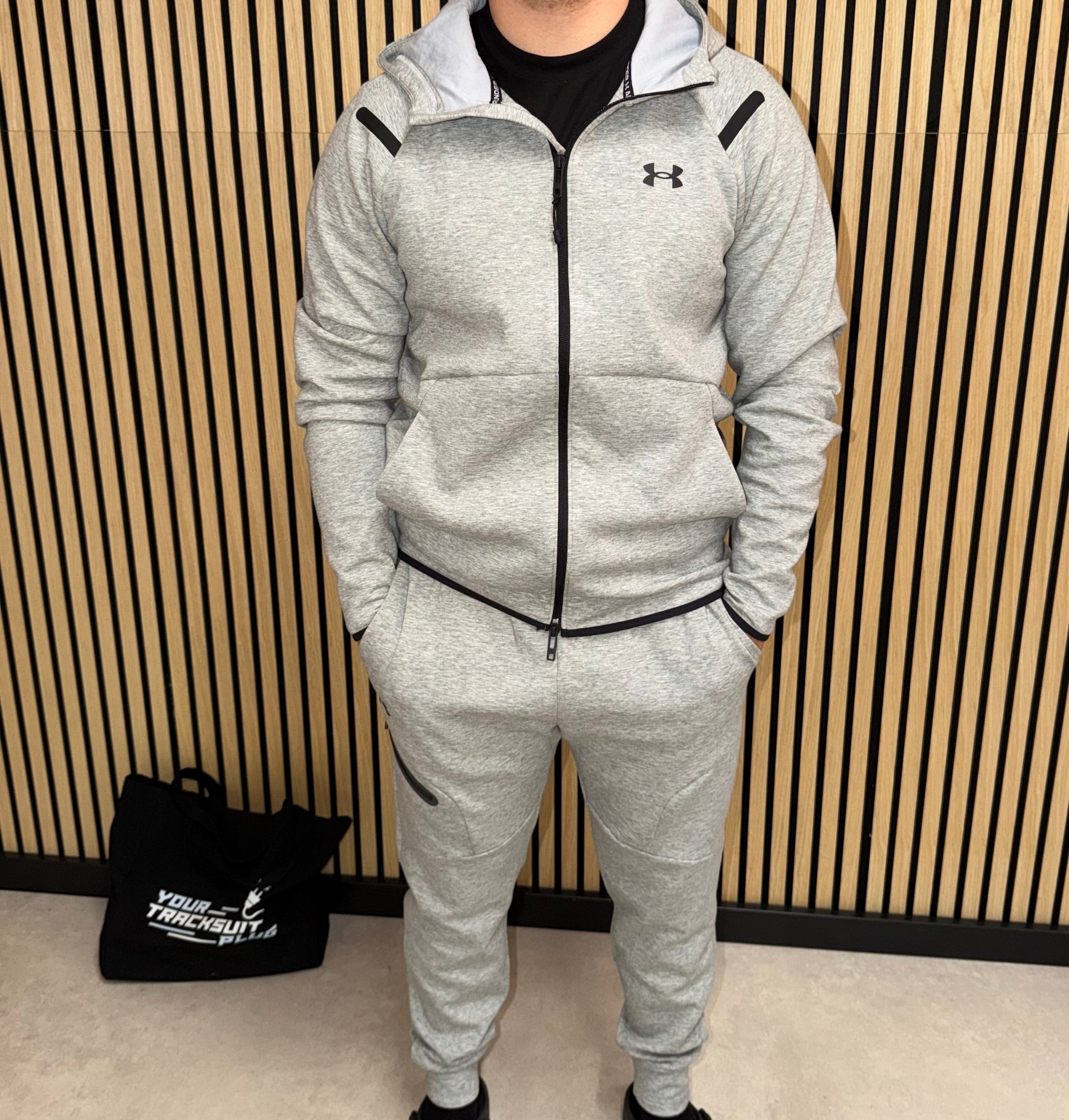 UNDER ARMOUR TECH TRACKSUIT GREY
