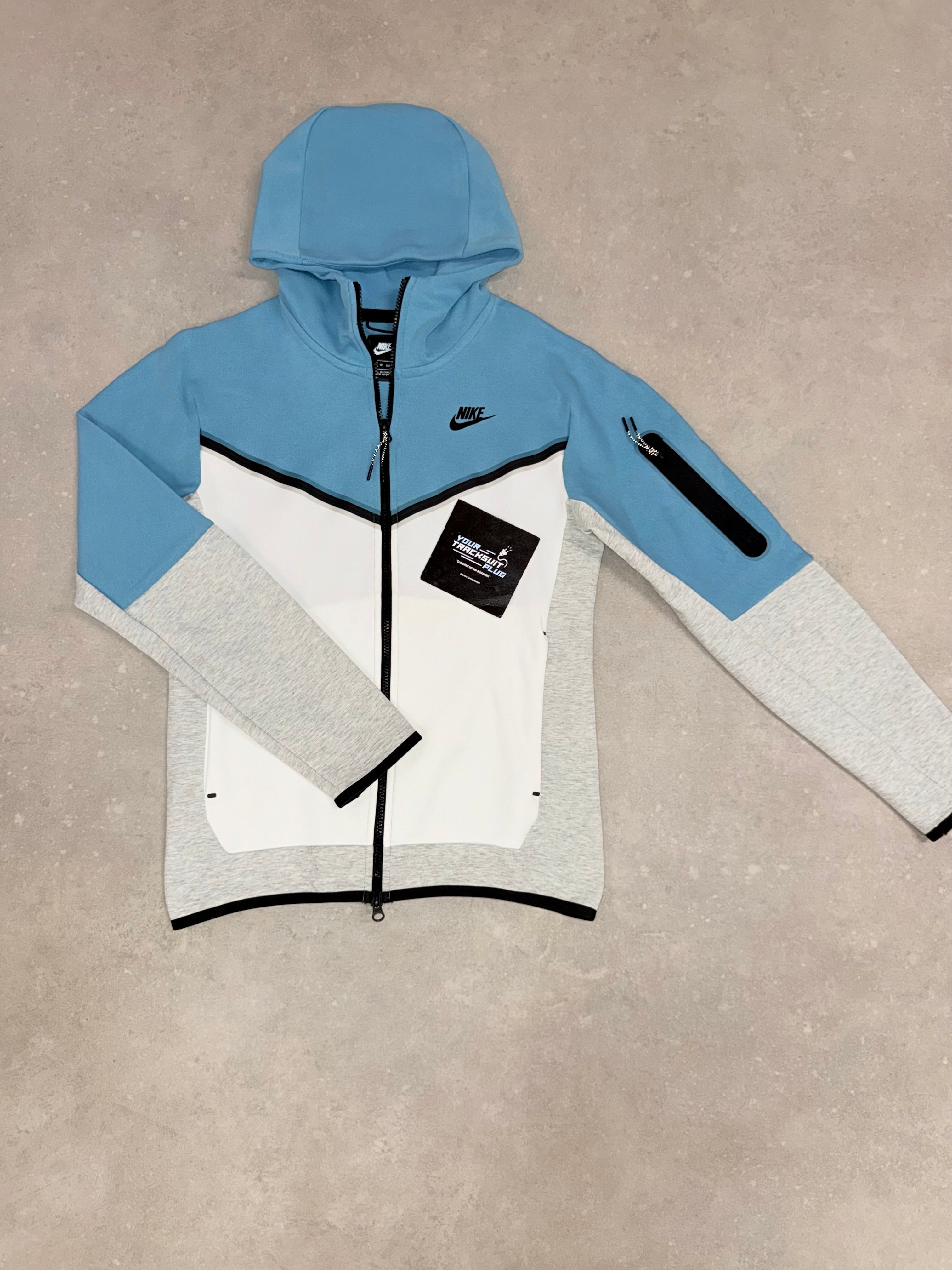 NIKE TECH FLEECE OLD SEASON // EXCLUSIVE BABY BLUE & WHITE