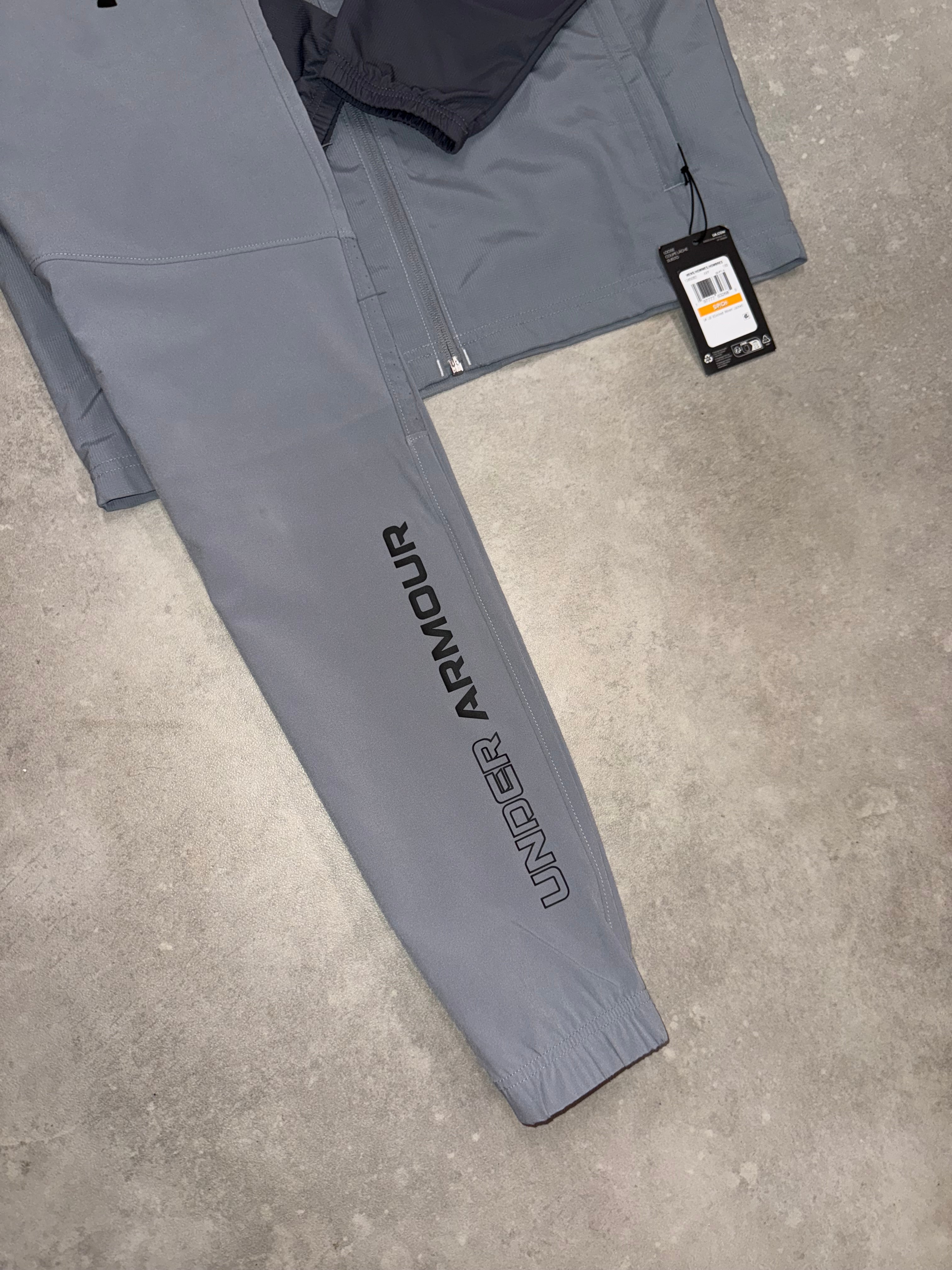 UNDER ARMOUR TRACKSUIT // LIMITED EDITION