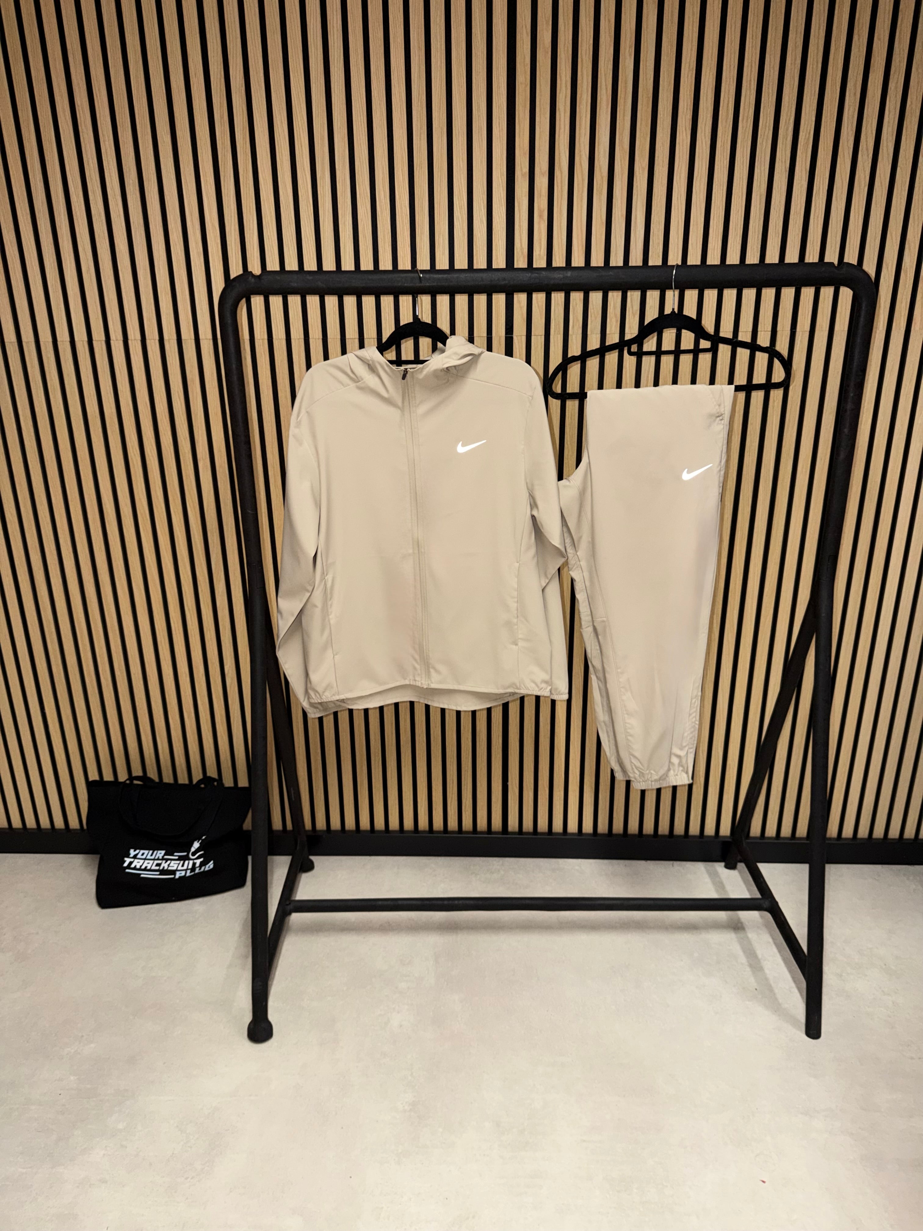 NIKE TRACKSUIT BEIGE // LIMITED EDITION