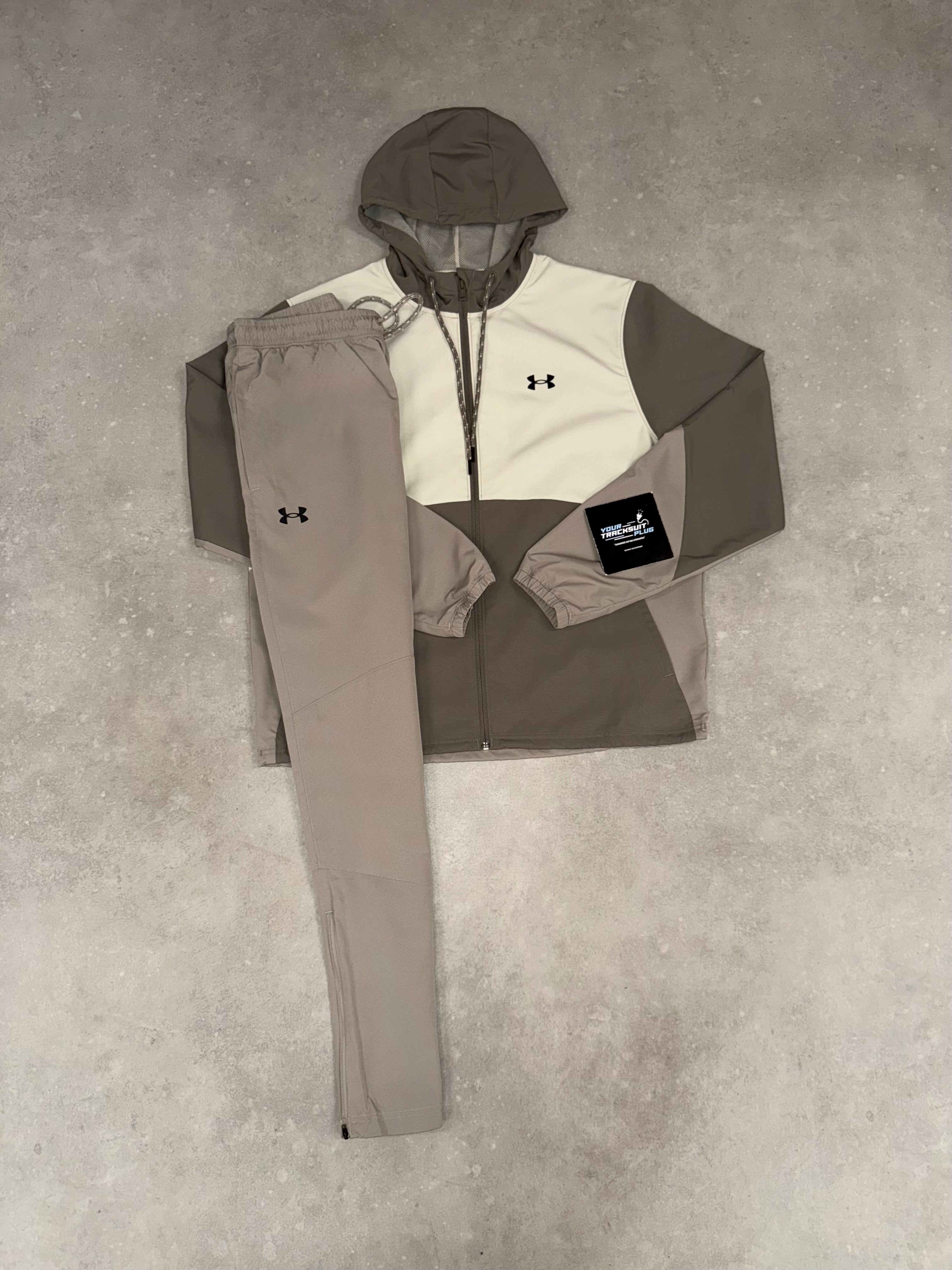 UNDER ARMOUR TRACKSUIT BEIGE // VERY EXCLUSIVE