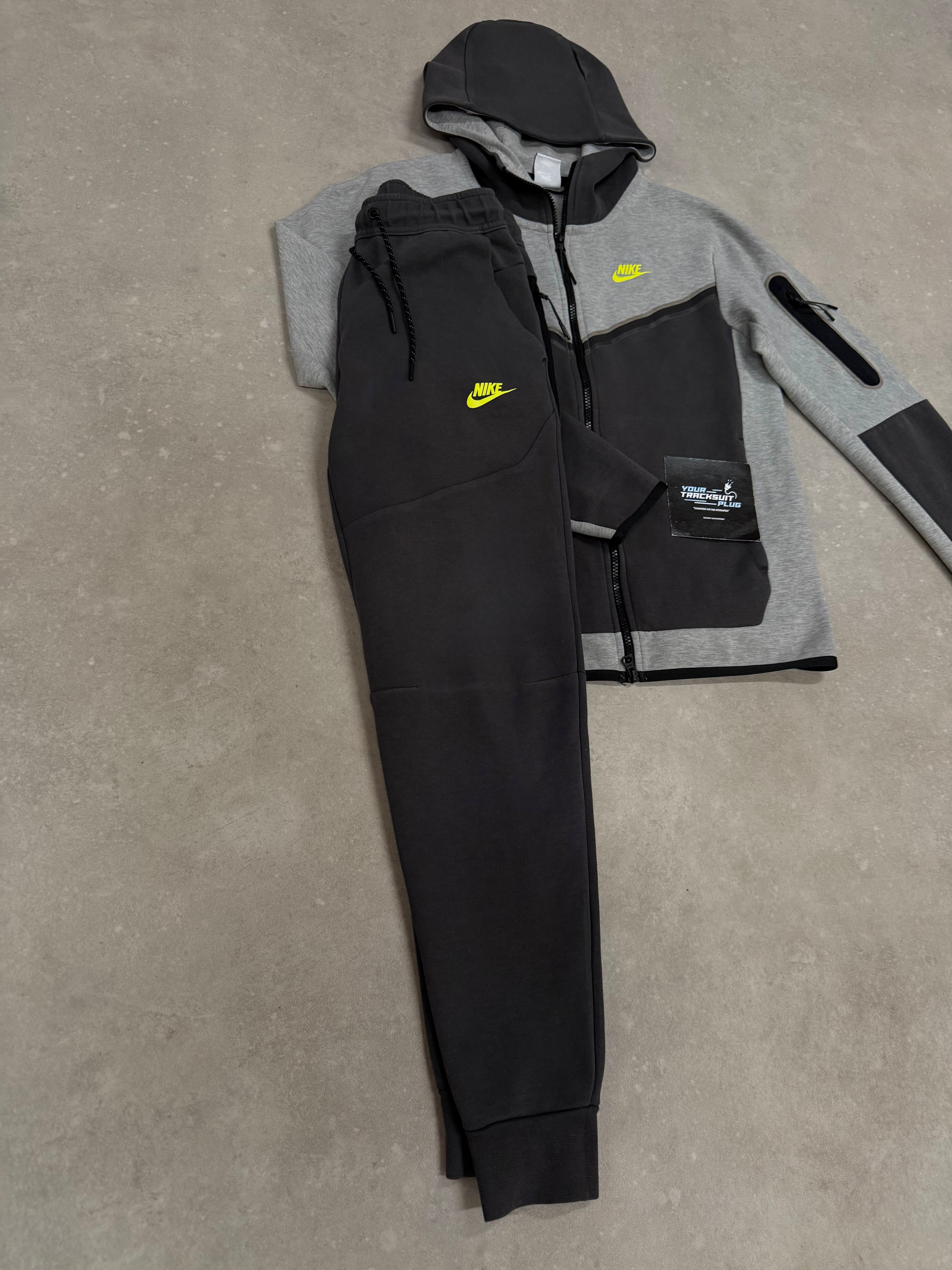 NIKE TECH FLEECE OLD SEASON // CENTRAL CEE EDITION