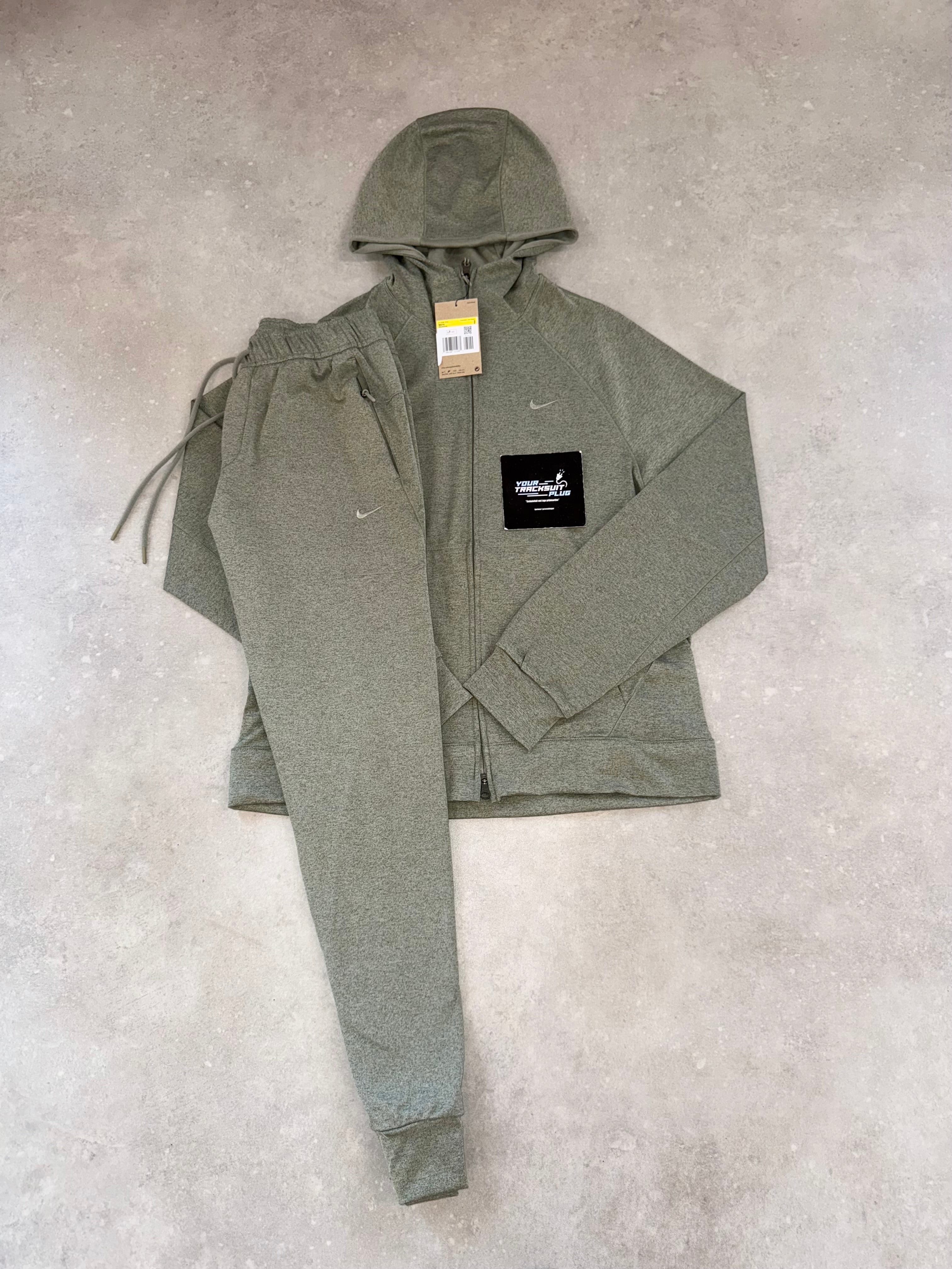 NIKE TRACKSUIT GREEN // THE LATEST