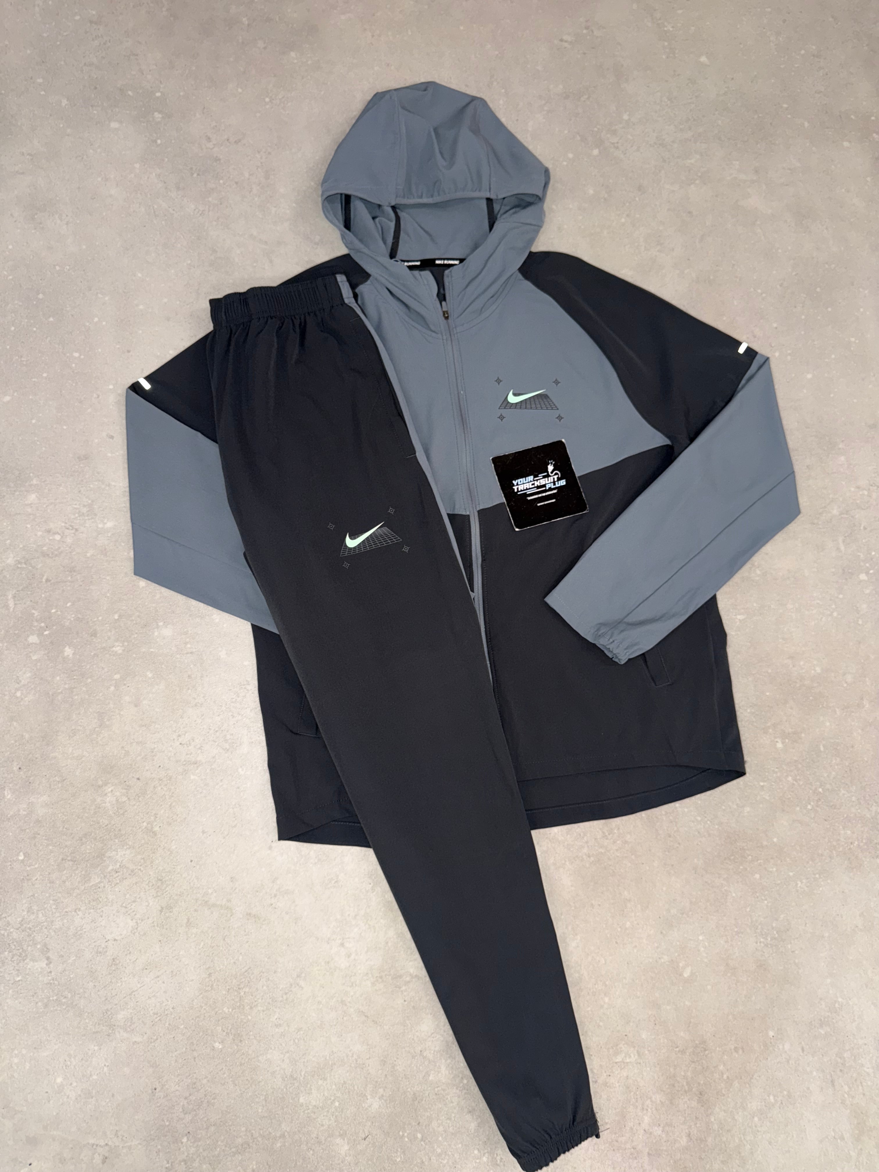 NIKE TRACKSUIT // LIMITED EDITION