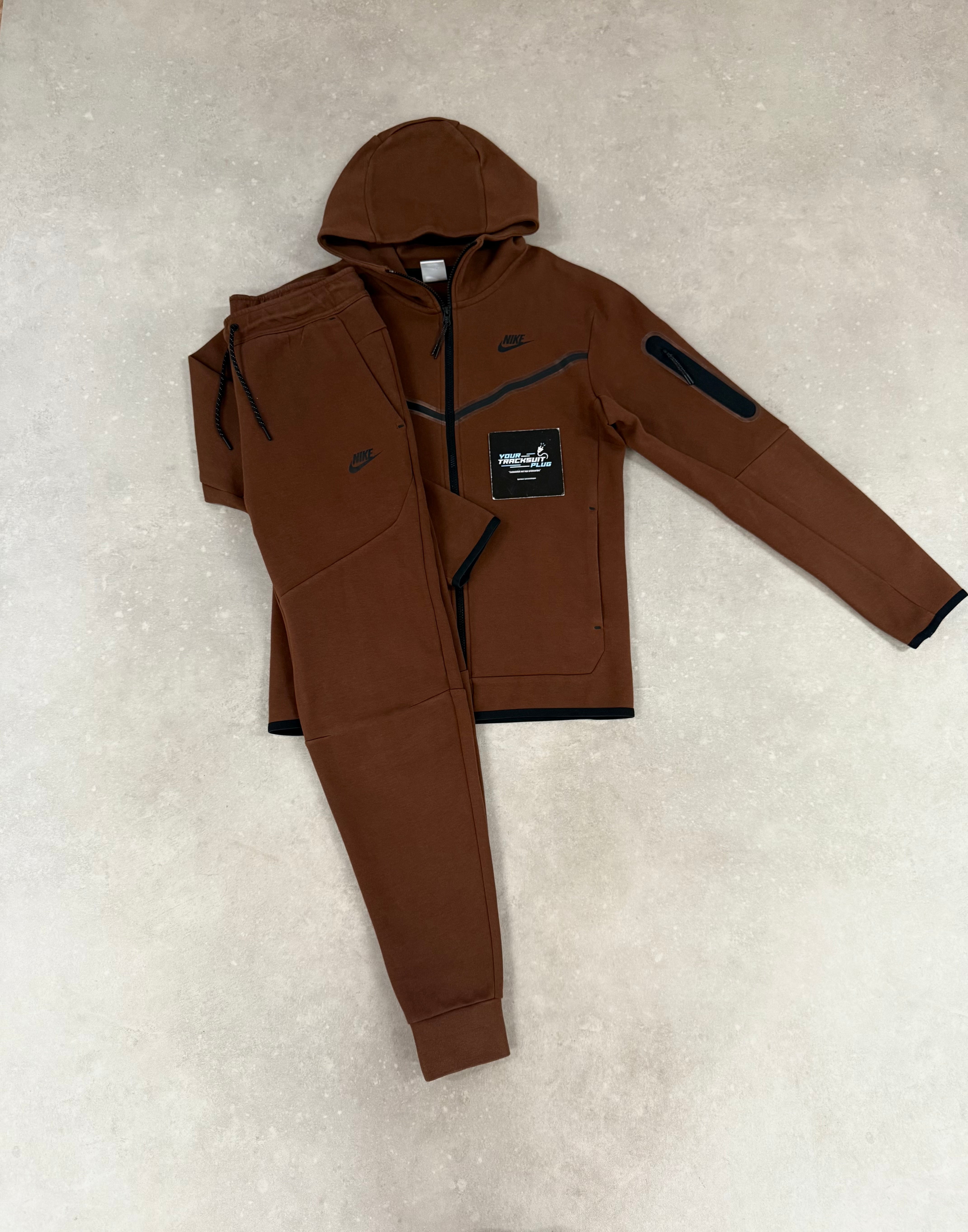 NIKE TECH FLEECE BROWN // VERY EXCLUSIVE