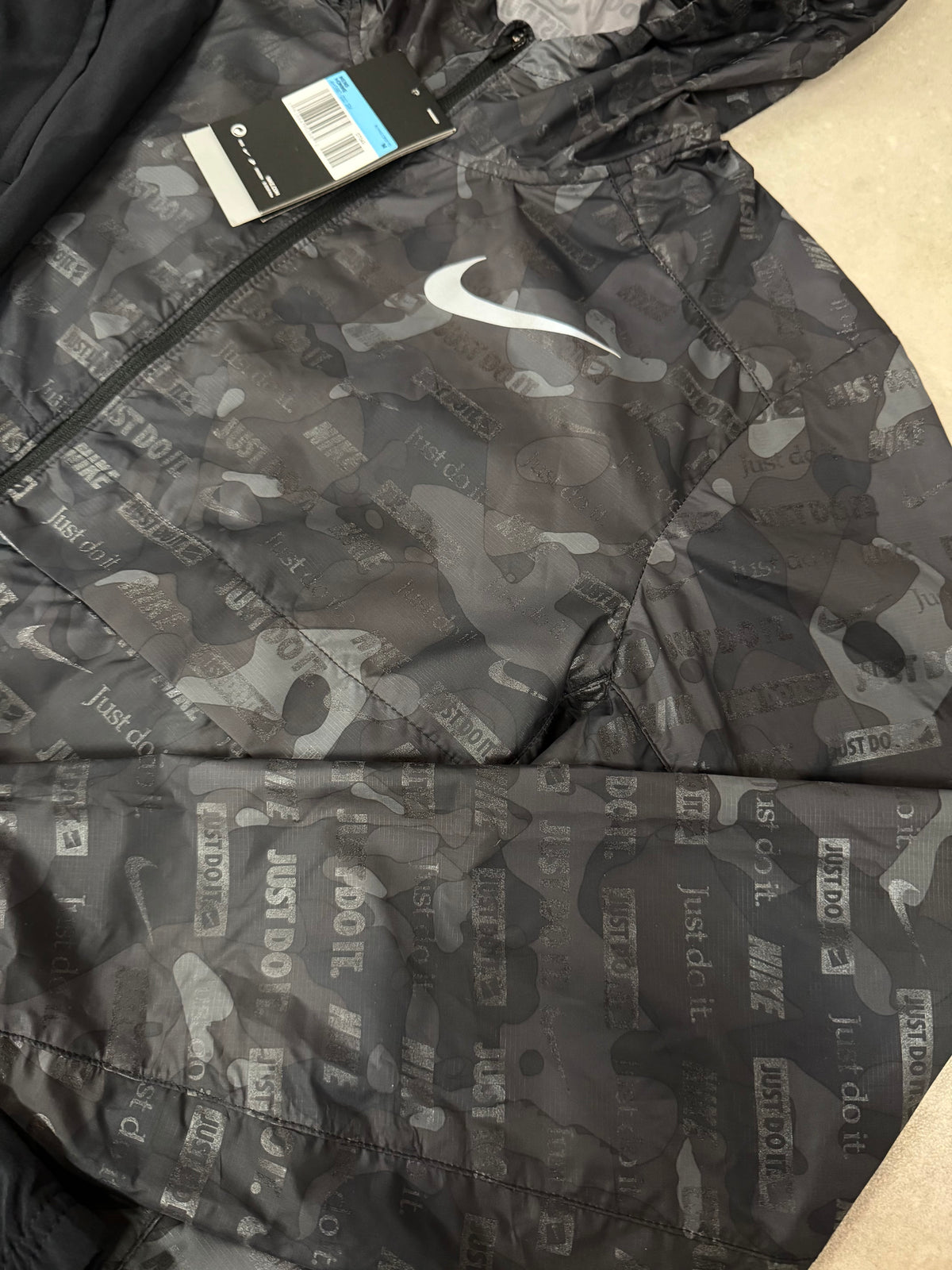 NIKE TRACKSUIT REFLECTIVE // VERY EXCLUSIVE