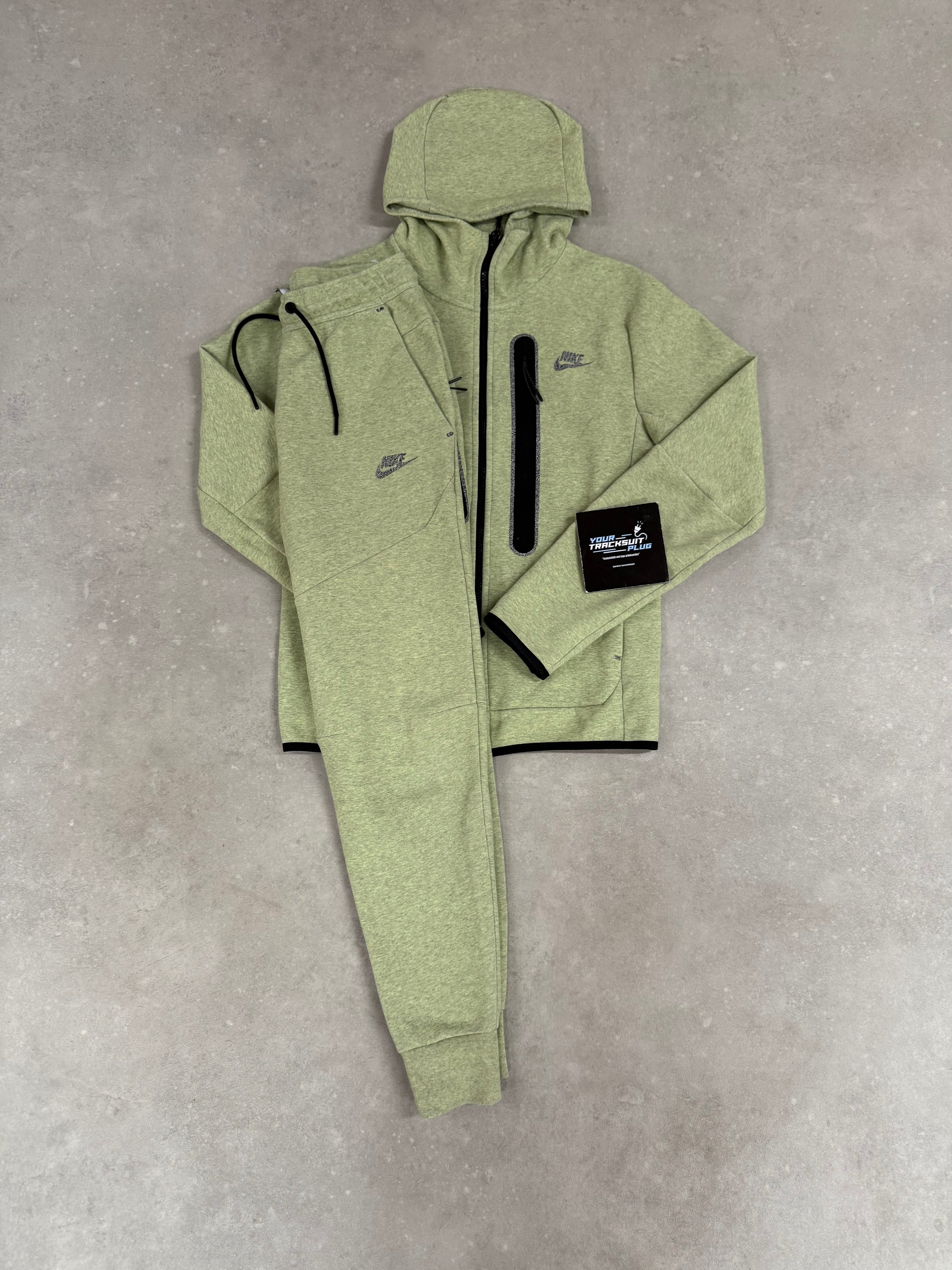 NIKE TECH FLEECE TRACKSUIT // VERY VERY EXCLUSIVE