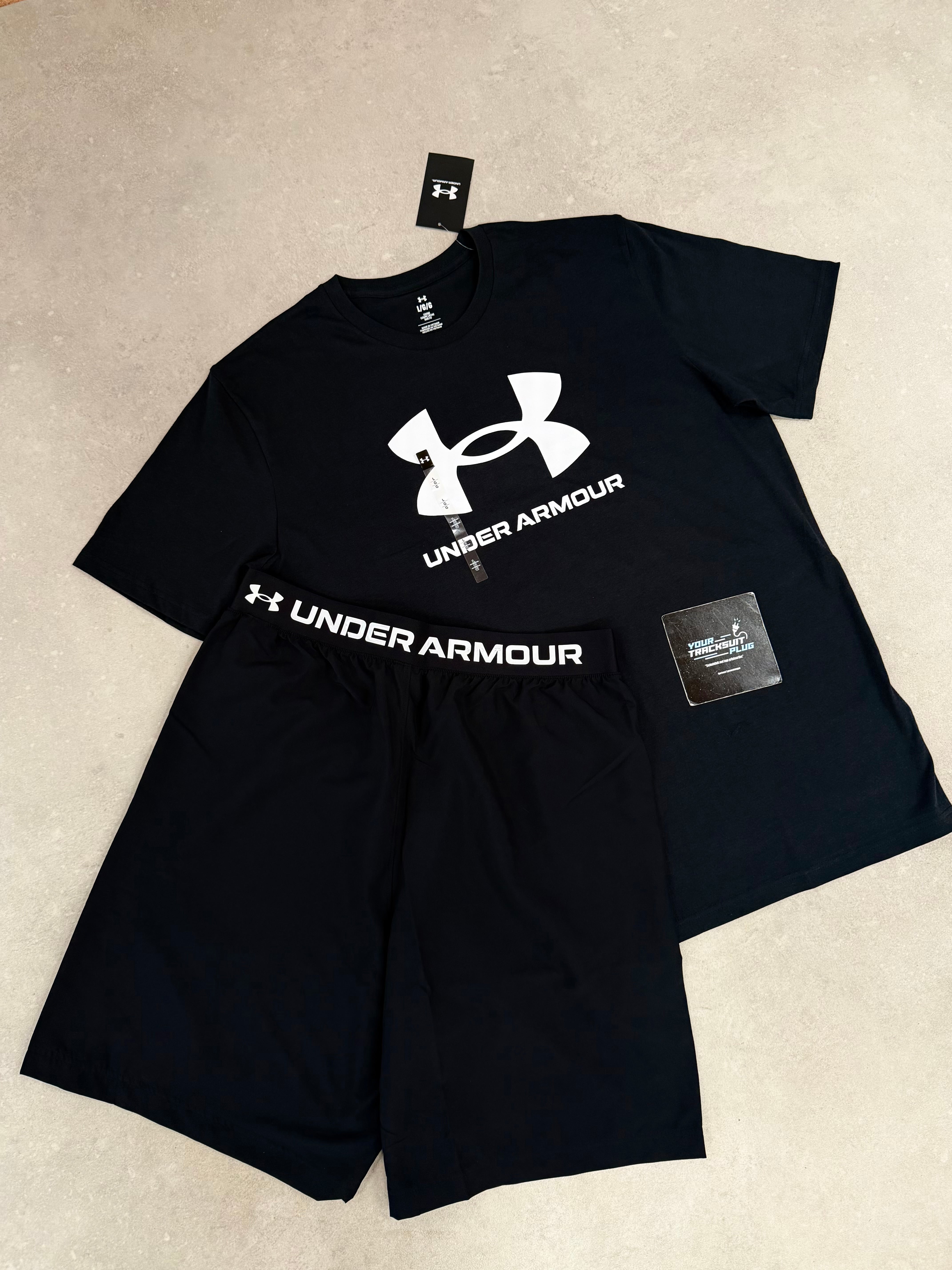 UNDER ARMOUR BLACK & WHITE // SUMMER SET