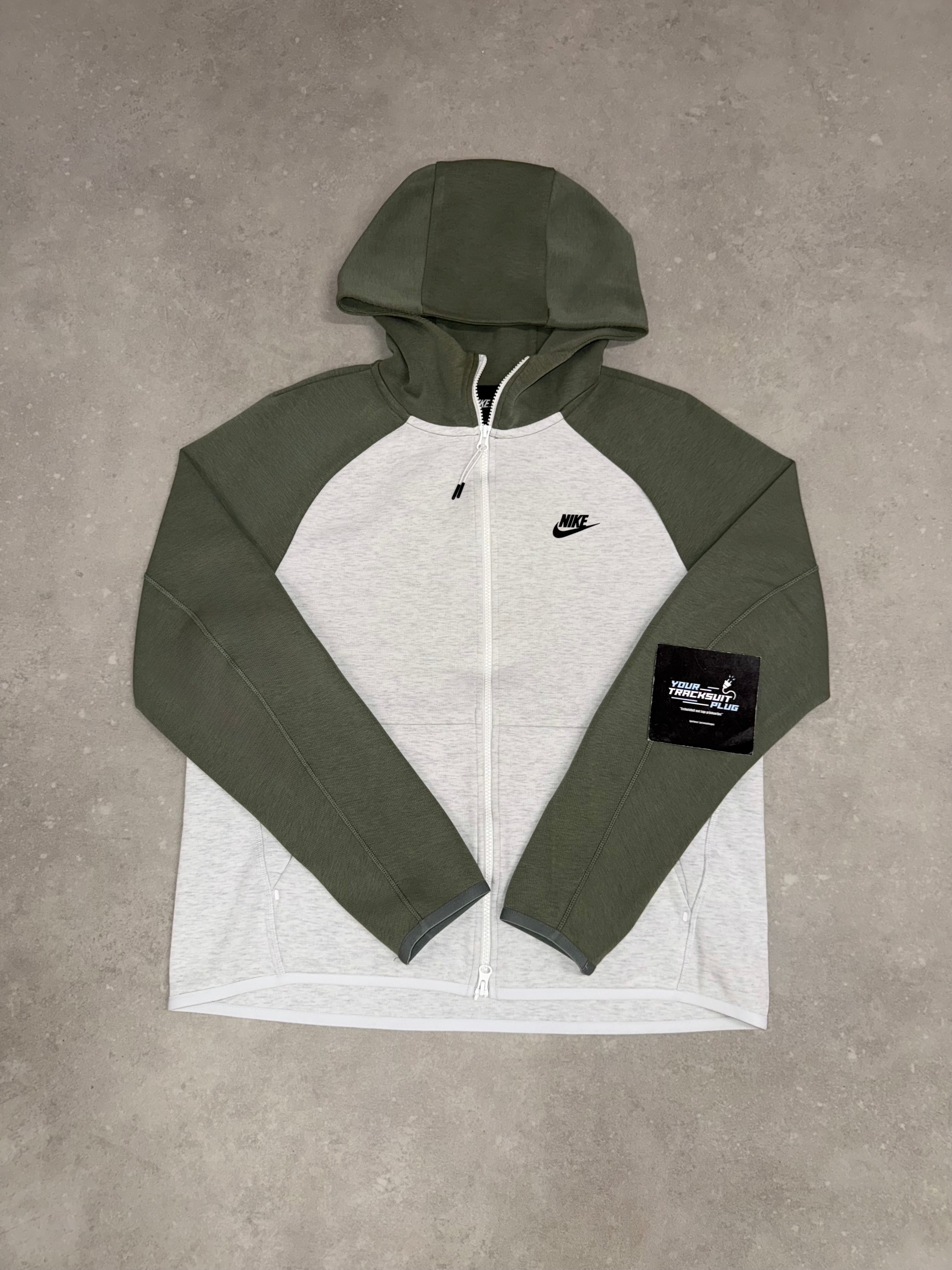NIKE TECH FLEECE OLD SEASON // VERY EXCLUSIVE