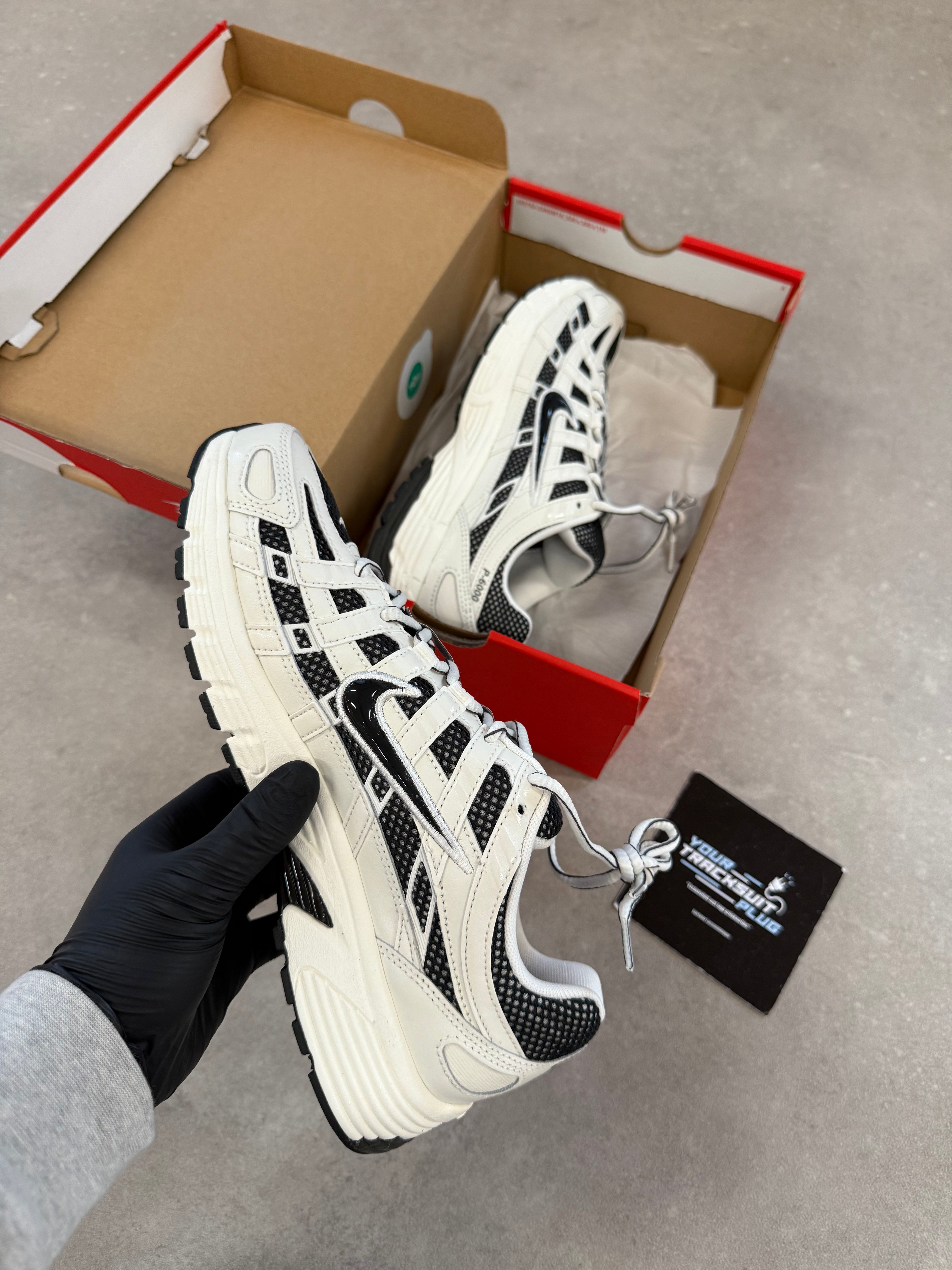 NIKE P6000 // CRÈME BLACK